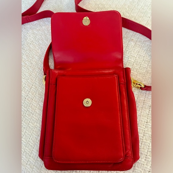 Vintage Bag 80s 90s Red Tignanello Leather Crossbody with Gold Hardware Like New - Picture 6 of 10